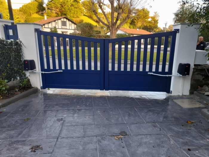 Automatismes Labadens Installation Portes Automatiques Biarritz Des Portails PVC Esthetiques Et Personnalisables
