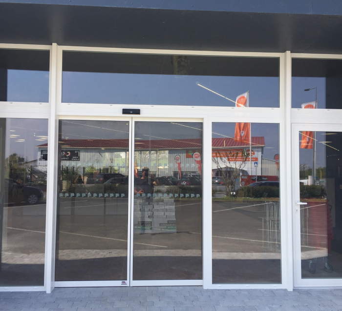 Automatismes Labadens Installation Portes Automatiques Biarritz Notre Equipe Est Experimentee En Installation De Portes Automatiques